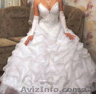 Потрясающее и пышное платье  - <ro>Изображение</ro><ru>Изображение</ru> #1, <ru>Объявление</ru> #721024