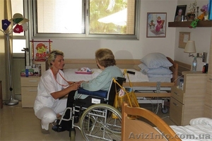 Заробити,  допомагаючи людям у віці. (Робота в Ізраїлі)