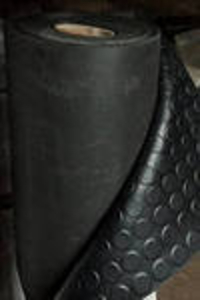 Рулонное напольное резиновое покрытие.