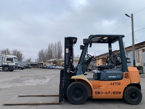 навантажувач вилковий Toyota,  вагонник,  з бічним зміщенням. Напрацювання 5524 мг