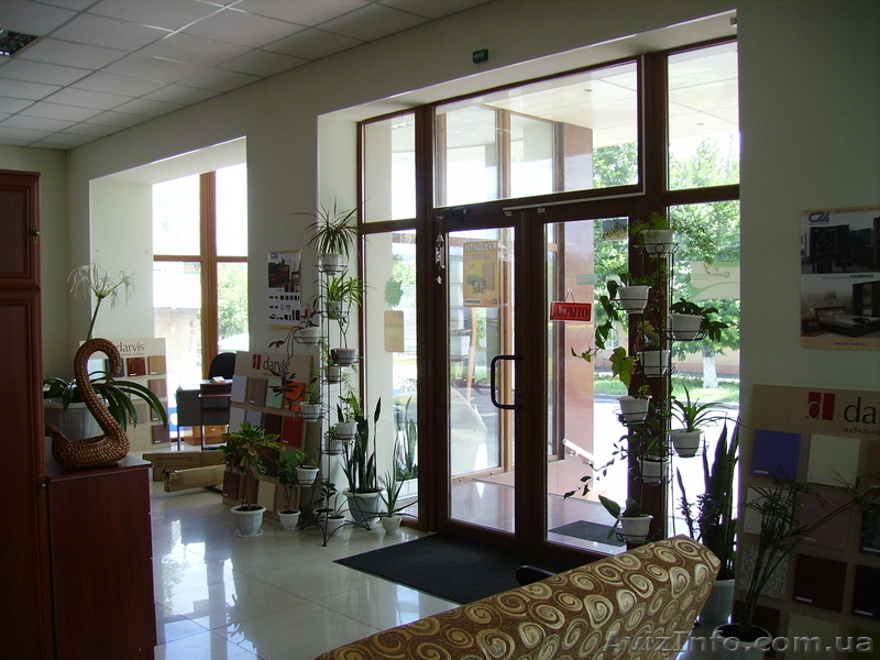 Магазин центр г.Херсона.Парковка на 10 машин. - <ro>Изображение</ro><ru>Изображение</ru> #4, <ru>Объявление</ru> #1013750